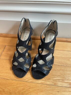 Bandolino Black Cutout Strappy Heels Sz 9.5